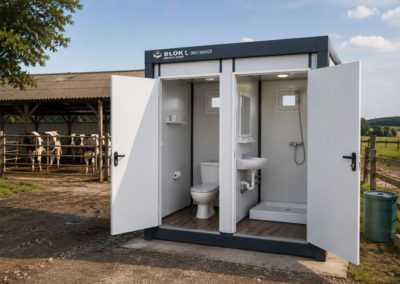 WC et douche modulaire installé dans une ferme au Maroc